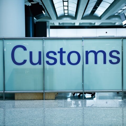 customs_1_jpg